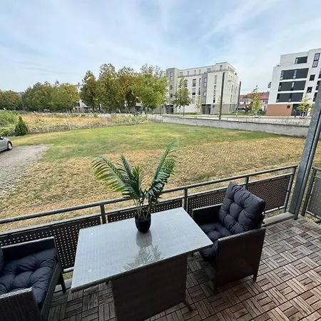 Mit Parkplatz Und Wifi شقة *