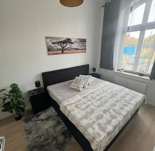 Mit Parkplatz Und Wifi *